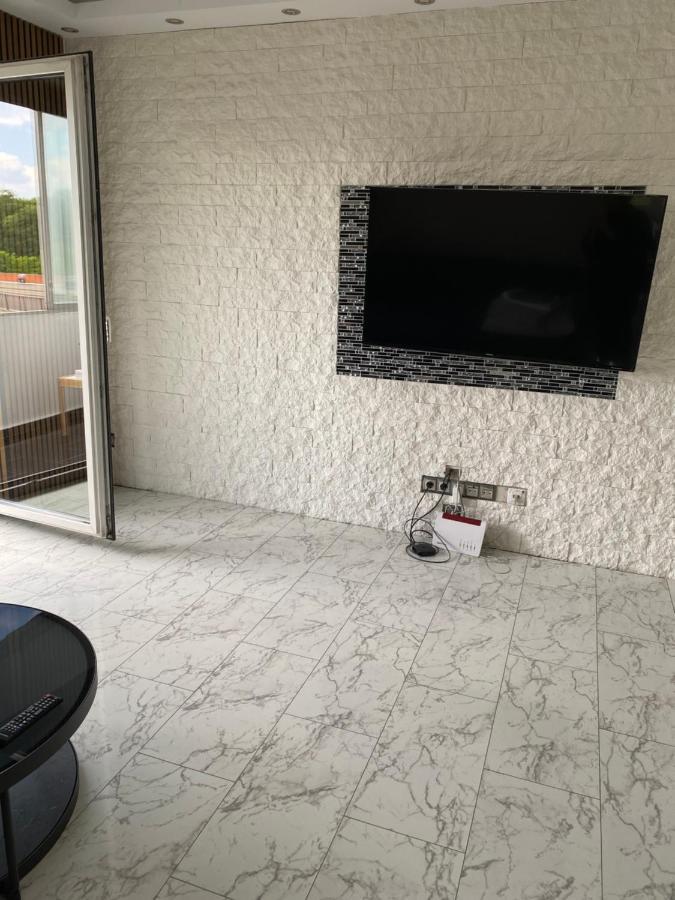 4 Zw M. Blick V. Balkon Auf Lech Lägenhet Augsburg Exteriör bild