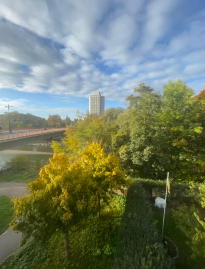 4 Zw M. Blick V. Balkon Auf Lech Lägenhet Augsburg Exteriör bild